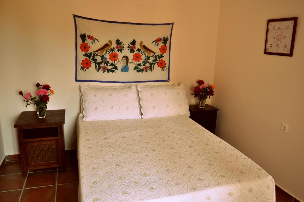 Arapakis Historic Castle Lejlighedshotel Pírgos Dhiroú Eksteriør billede