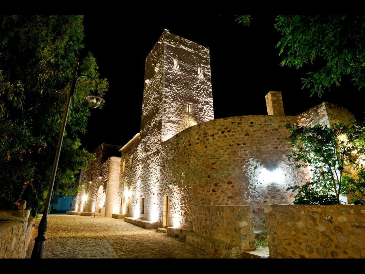 Arapakis Historic Castle Lejlighedshotel Pírgos Dhiroú Eksteriør billede